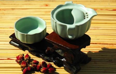 Green Pond, Tea Set - Cup and Pot.